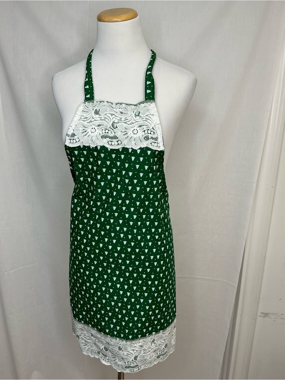 2101 - Green Lace-Trim Kitchen Apron